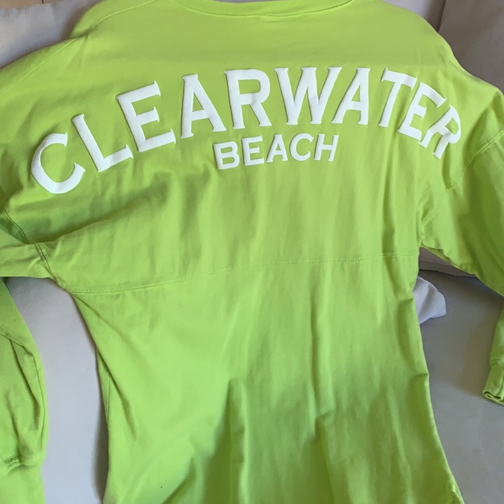 Clearwater long sleeve V-neck T-shirt size small